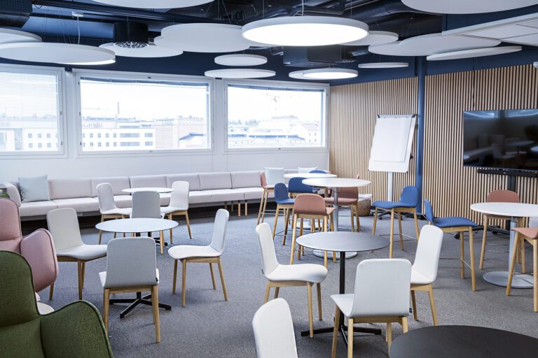 Rentable meeting room - Learning Corner Tampere - Crazy Town