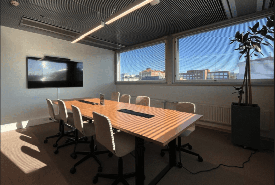 office price guide crazy town, upea ja valoisa kokoustila liekki tampereella